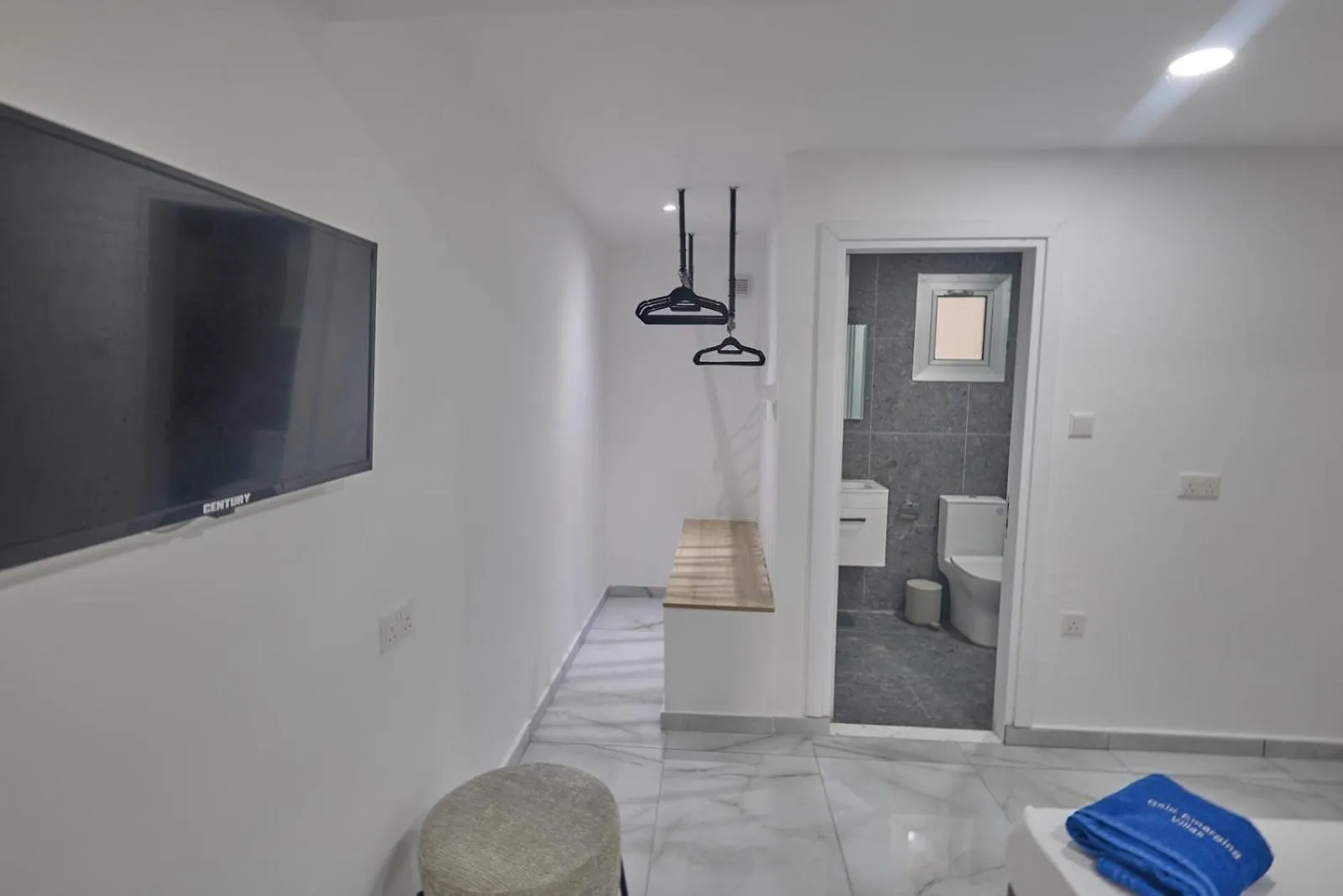 Gold Emerging Villas Ltd Apart 5 아이아 나파 아파트