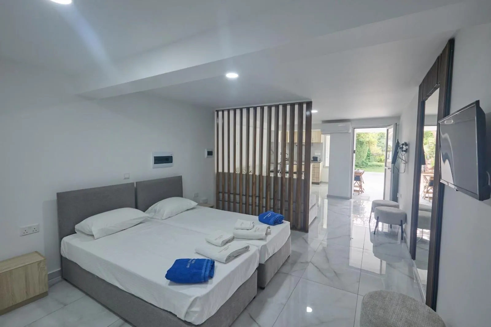 Gold Emerging Villas Ltd Apart 5 아이아 나파